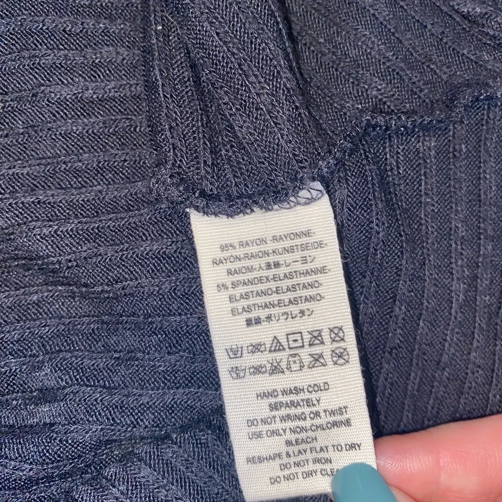 Free People lover rib split back pullover SIZE XS